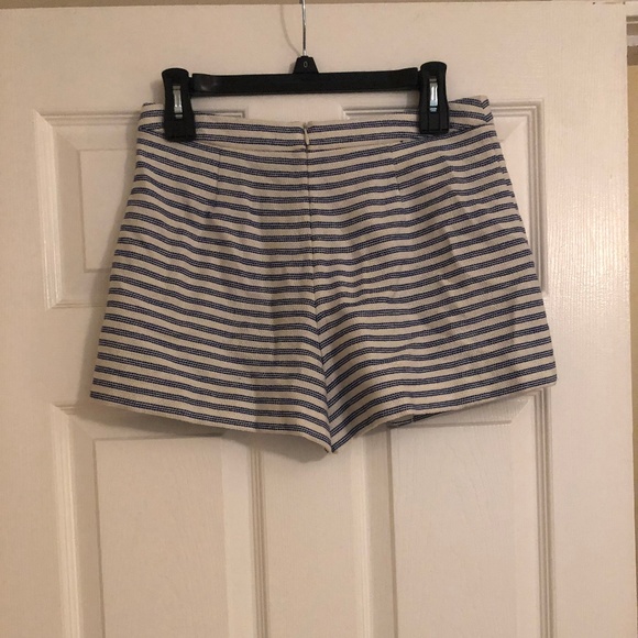 BCBG Shorts - Picture 2 of 3